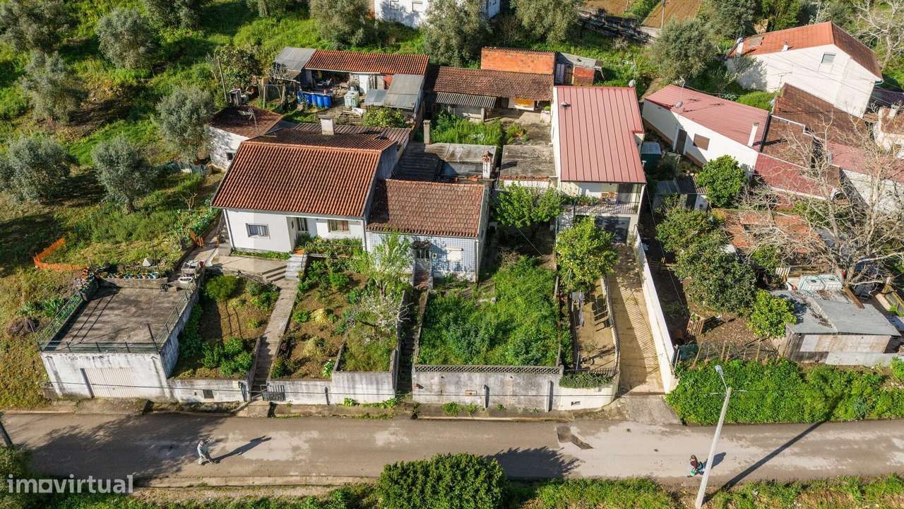 Moradia T3 para reabilitar a 10min de Coimbra - Grande imagem: 4/36