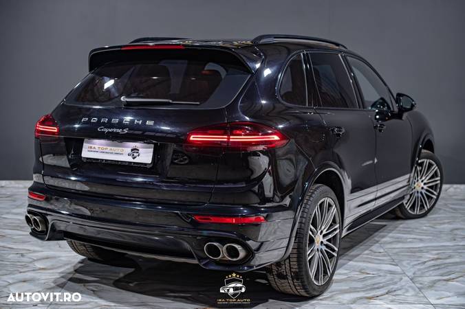 Porsche Cayenne S Diesel Platinum Edition - 38