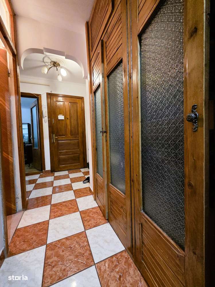 Apartament -3 camere str PODGORIILOR -etajul 2-13