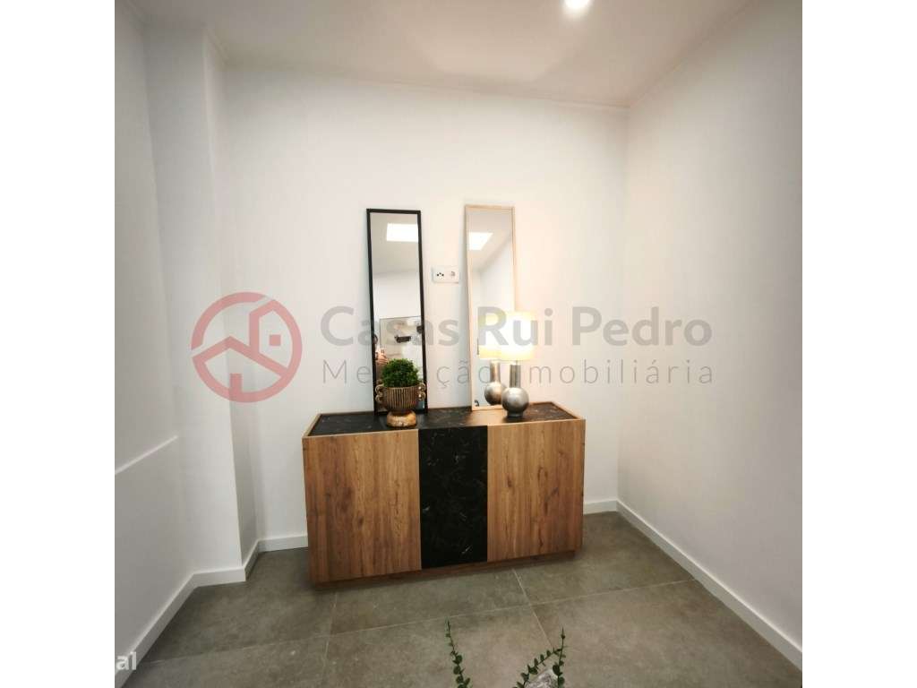 Apartamento T3 totalmente remodelado com elevador em Benfica, Lisboa-12