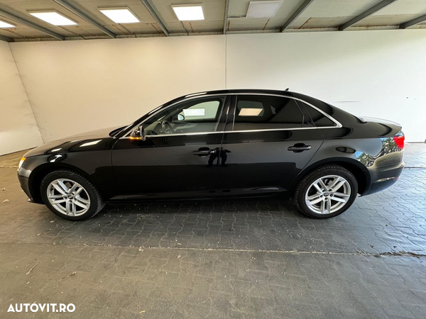 Audi A4 2.0 TDI S tronic Sport - 24