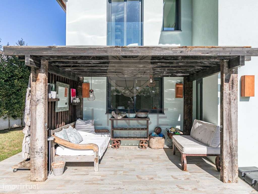 Moradia T6+1, com jardim e piscina, no Centro Histórico de Cascais - Grande imagem: 4/31