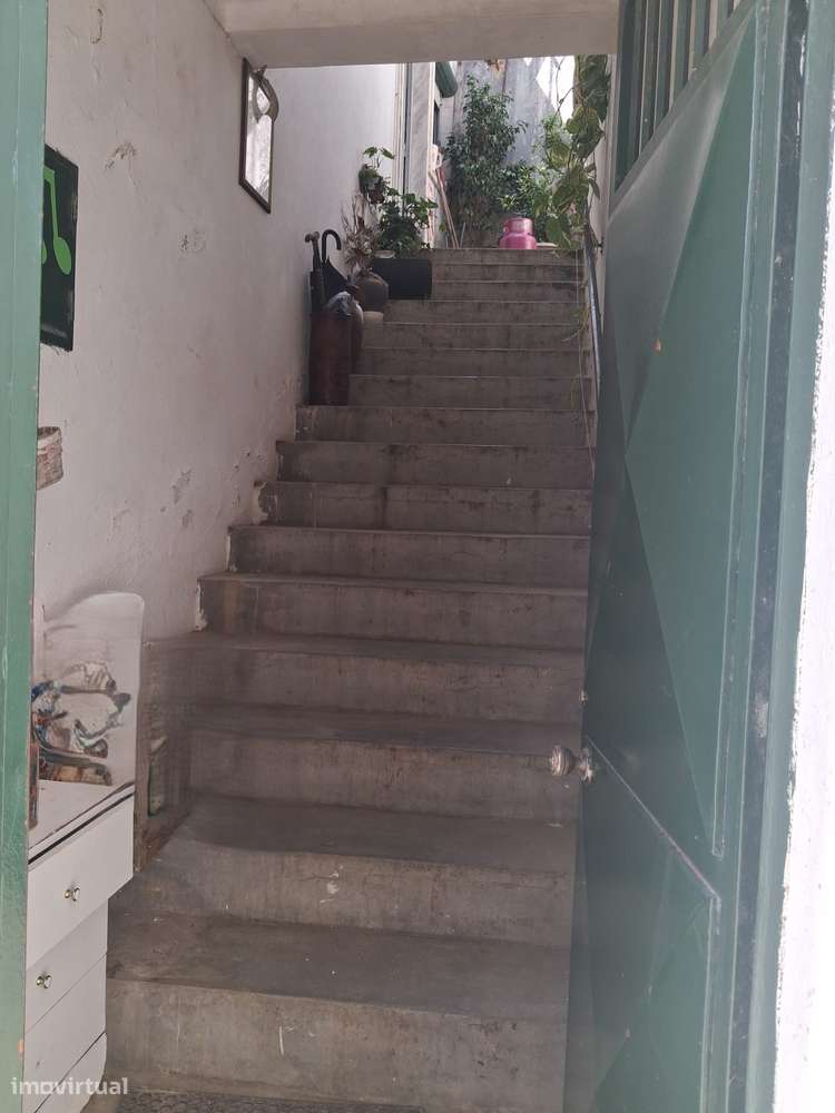 Moradia T2 com terraço e cave em Torres Novas-6