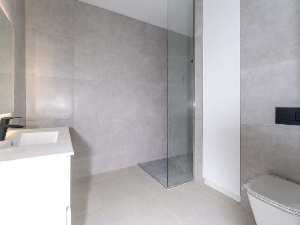 Apartamento T1 renovado com excelentes acabamentos na Nazaré-11