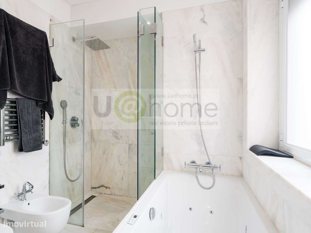 Apartamento T4+ 1 na Lapa-26