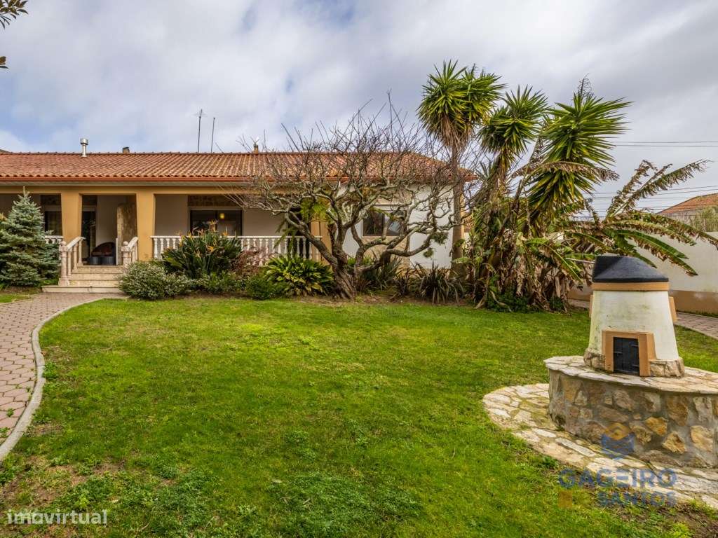 Moradia T2 com Jardim e Churrasqueira a 5 Minutos da Praia-21