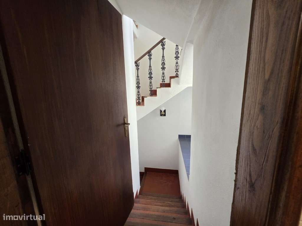 Moradia T5 com Garagem e Jardim | Centro de Elvas-14