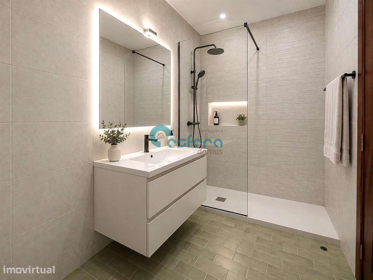 Apartamento T3 com Varandas e Garagem em Santa Marinha, Gaia, Porto-21