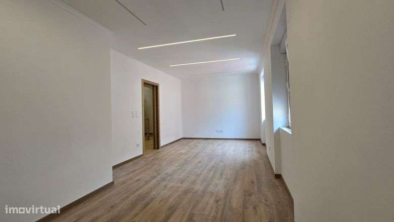 T3 Remodelado, com cozinha equipada às Portas de Benfica-8