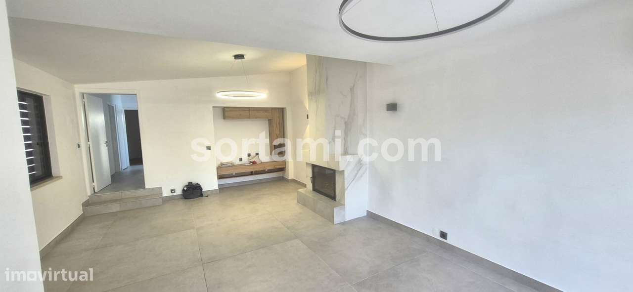 Moradia Geminada T3 Venda em Quarteira,Loulé - Grande imagem: 4/12