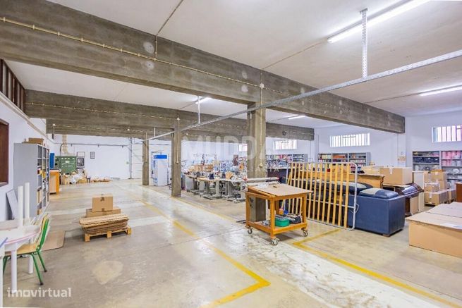 Armazém Industrial de Excelência para Venda – Zona Industrial de Corte-3