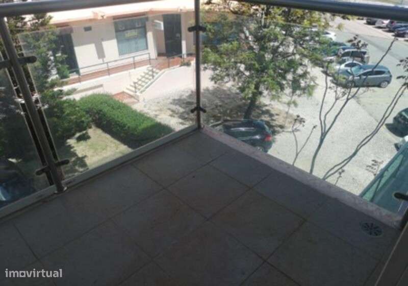 Apartamento T2 - Arrendado até NOVEMBRO - Grande imagem: 2/9