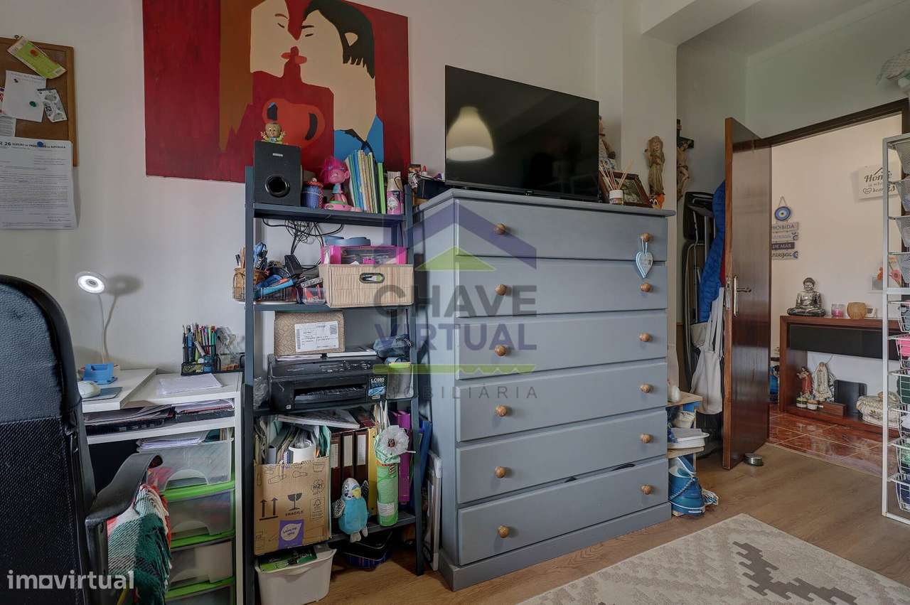 Apartamento T2 com Garagem - Centro Bombarral-19