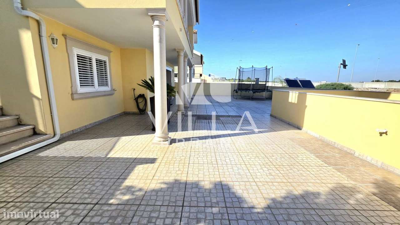 Moradia Isolada T4 com Cave, Sub-cave e Jardim | Charneca da Caparica-42