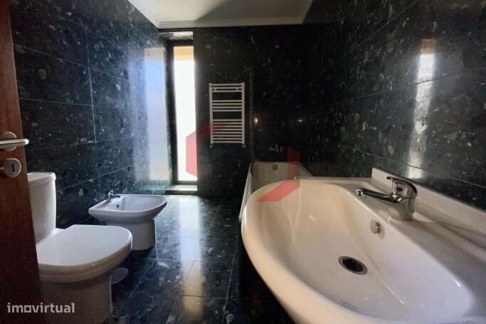 Fantástico apartamento T3 com 159 m² - Rua dos Miosótis - Paranhos-22