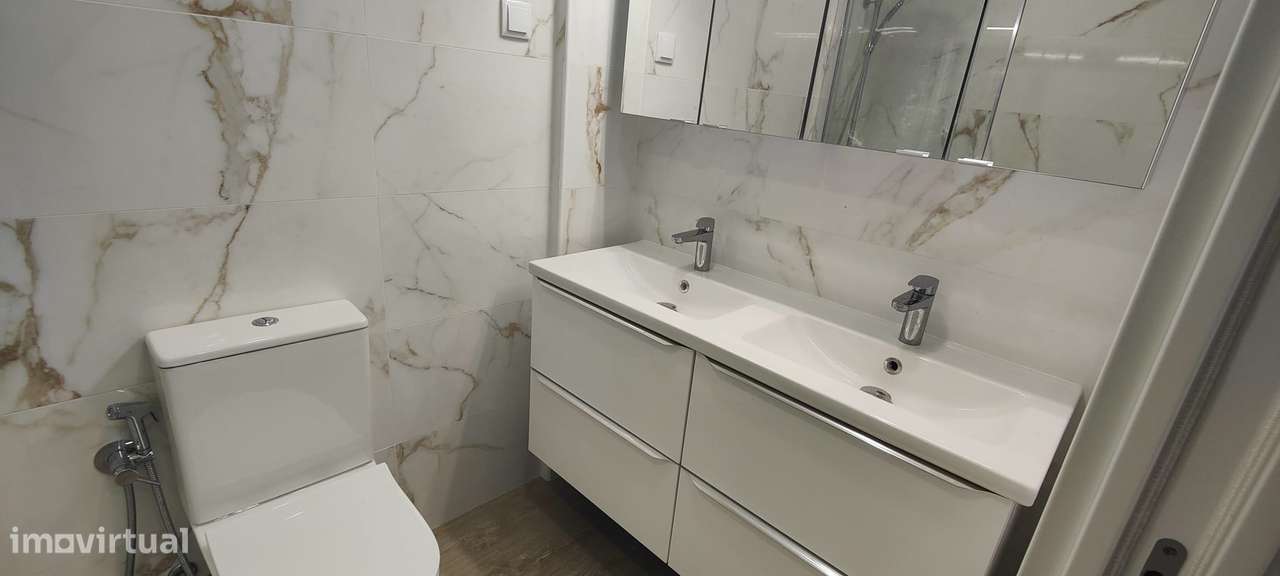 T-2 TOTALMENTE RENOVADO E EQUIPADO COM SUÍTE E CLOSET - RESERVADO --14