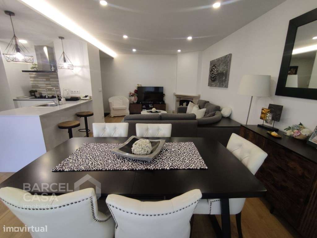 T3 Totalmente Renovado, Equipado e com Varanda, à Entrada da Cidade...-6