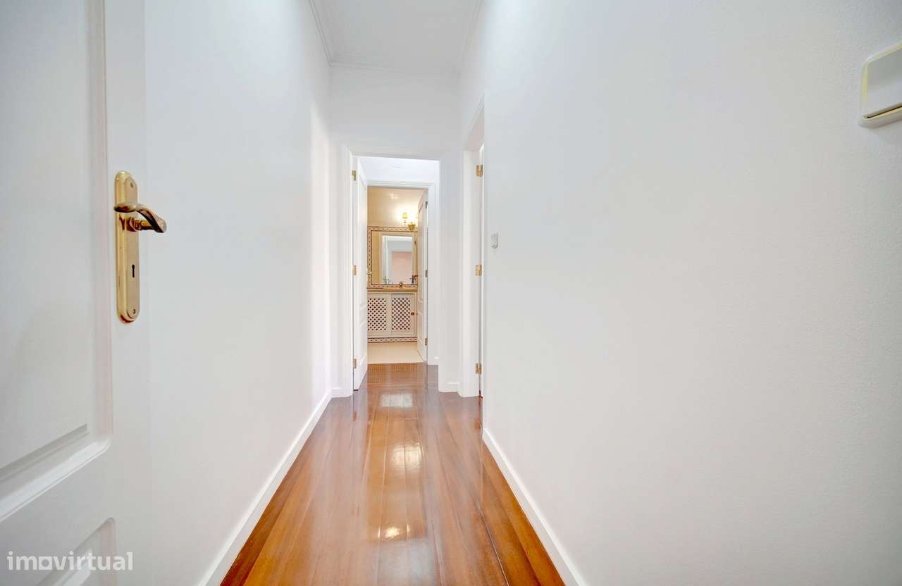 T2 com Vista Mar na Costa da Guia | Último Piso com Garagem Box Dupla-10