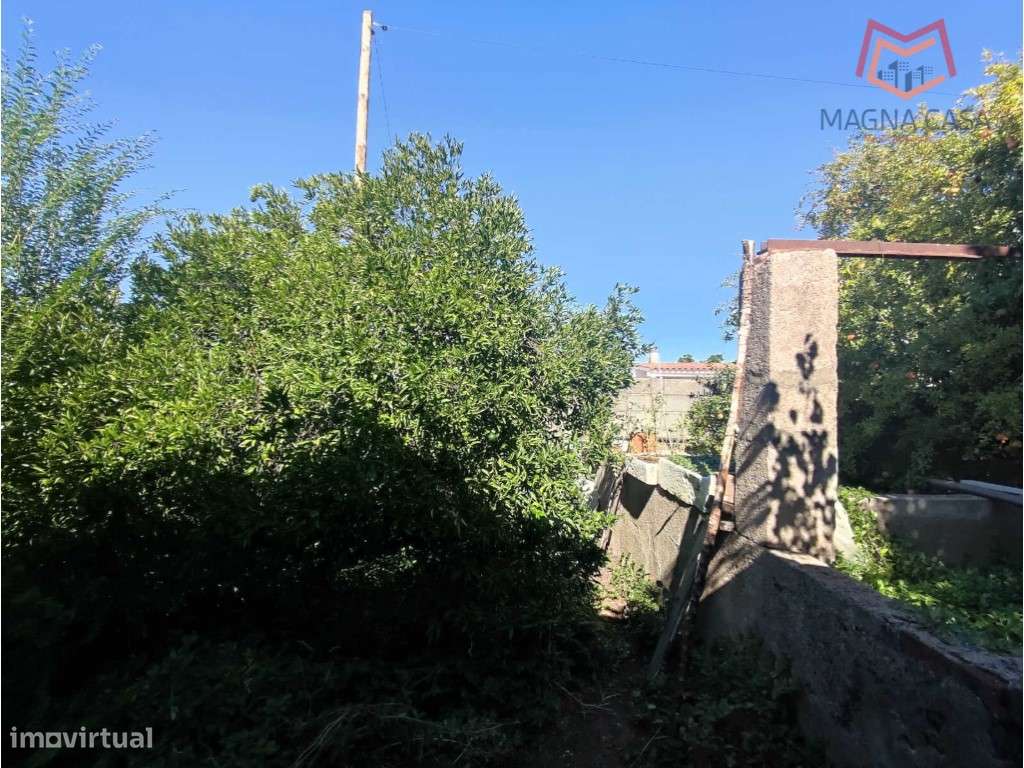 Moradia em Propriedade Total com 3 apartamentos T3, + 1 apartamento...-27