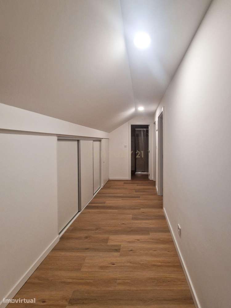 Moradia isolada c/ 4 assoalhadas totalmente remodelada c/ possibilidad-11