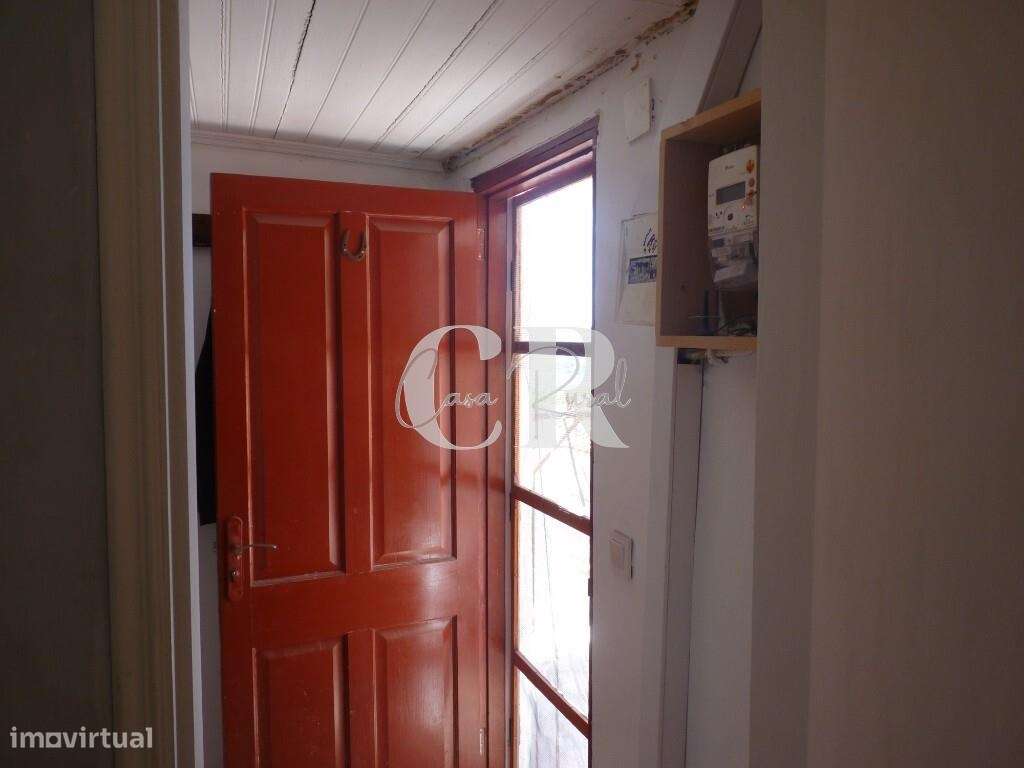 Duas casas habitáveis numa aldeia tradicional de montanha em Alvares,-9