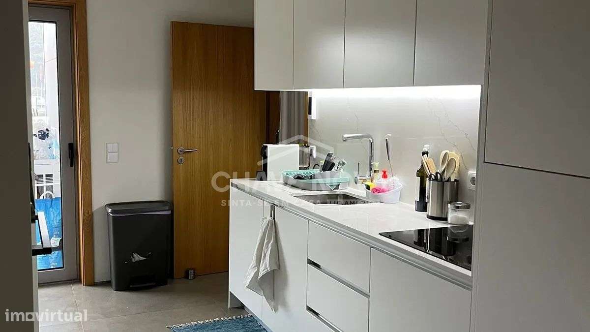 Apartamento T4 Duplex de Excelência – Paranhos-11