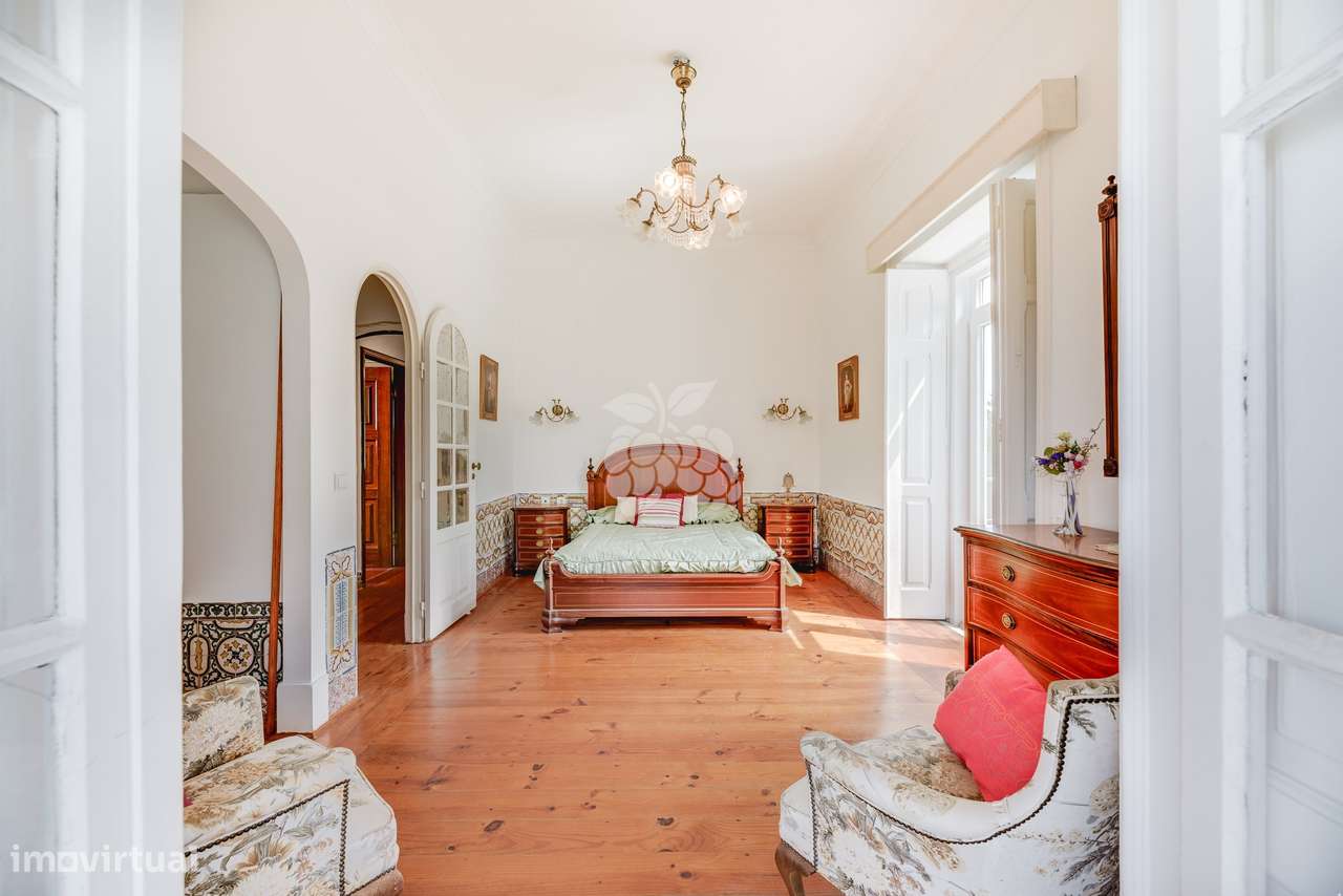 Moradia histórica T6  em Sintra com jardim, piscina e garagem-50