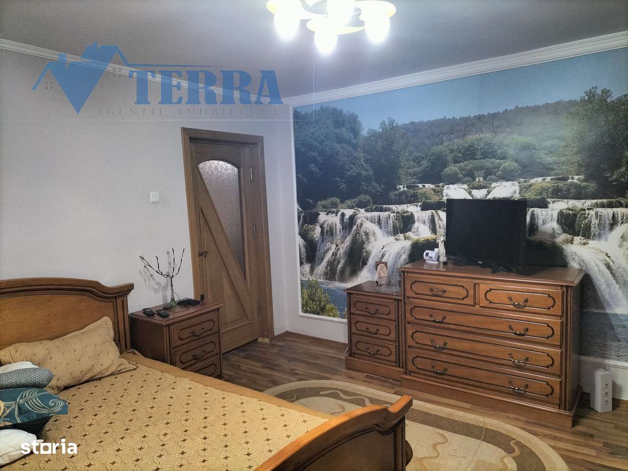 Proprietate deosebită - Poiana Lacului, jud. Argeș - Imagine principală: 5/20