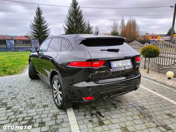 Jaguar F-Pace - 10