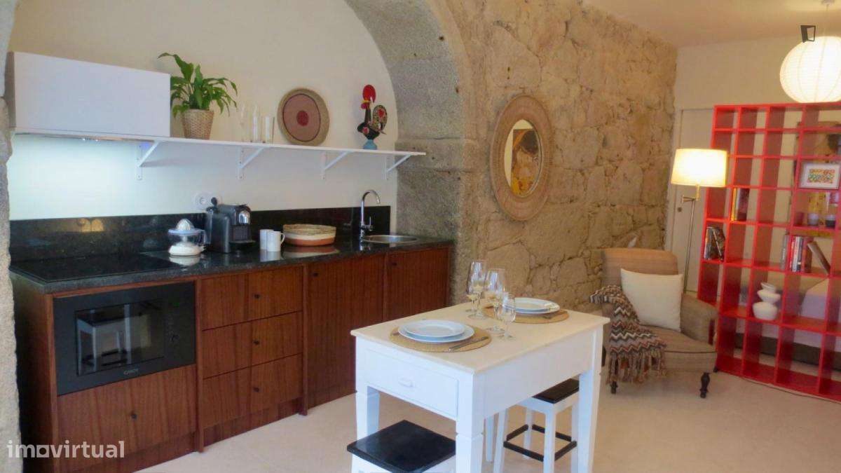 Estúdio - localizado em Paranhos Porto - Grande imagem: 4/6