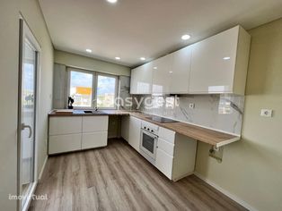 Apartamento T2, totalmente renovado em zona central em Se...