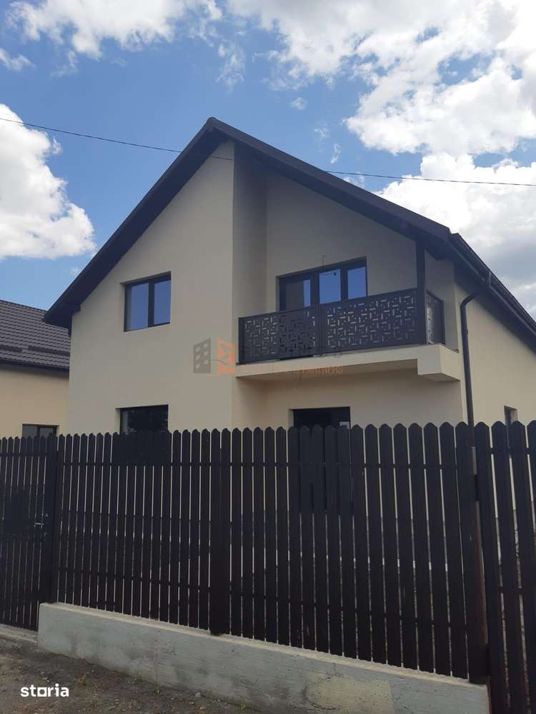 COMISION 0% LA CUMPARATOR! Case  P+1de vanzare in CARTIERUL TINERETULU - Imagine principală: 1/15