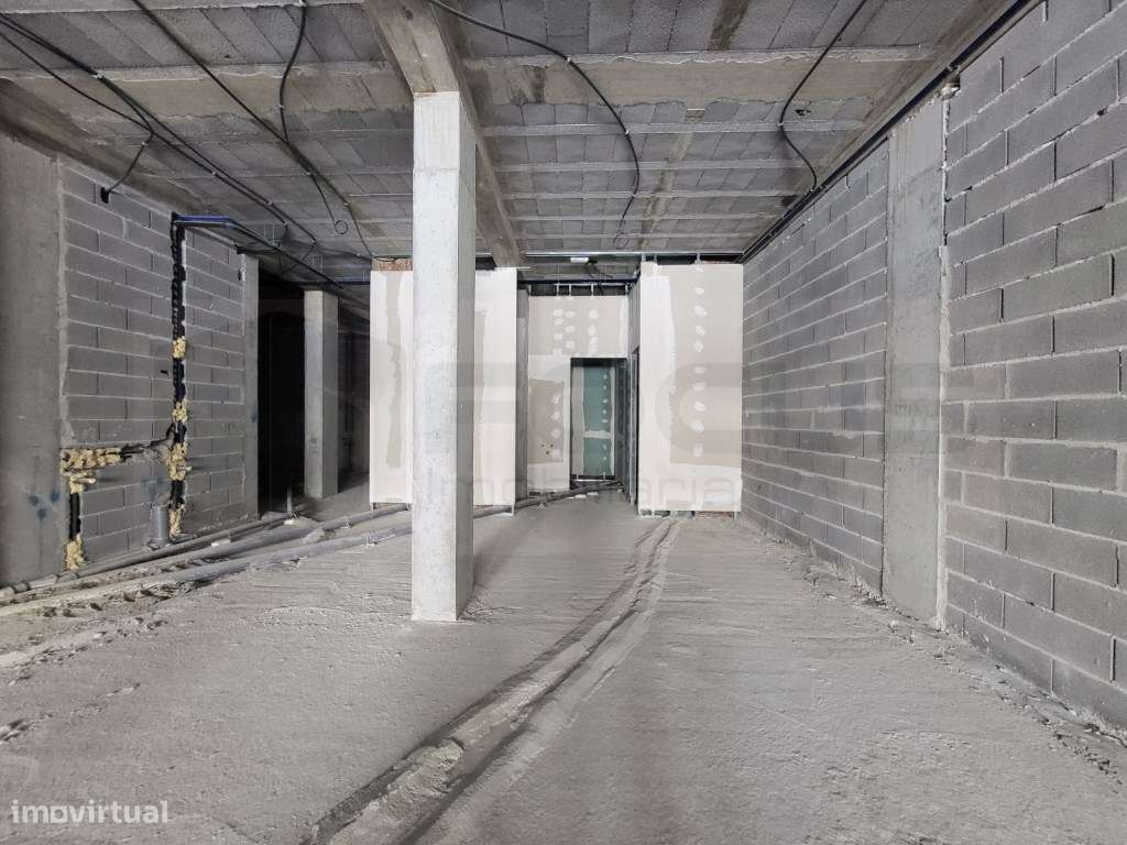 Loja para arredamento - Aveiro - avenida principal !!! - Grande imagem: 4/11