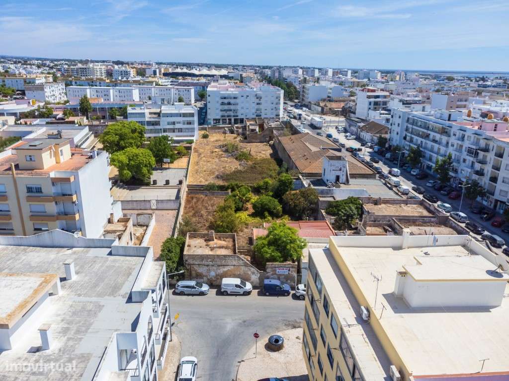 Terreno com Casa em ruínas no Centro de Olhão-26