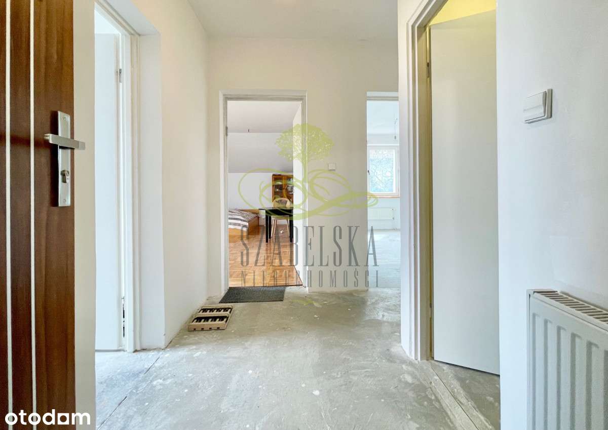 Podzielony na odrębne mieszkania, na działalność !-16