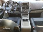 Dodge Grand Caravan - 8