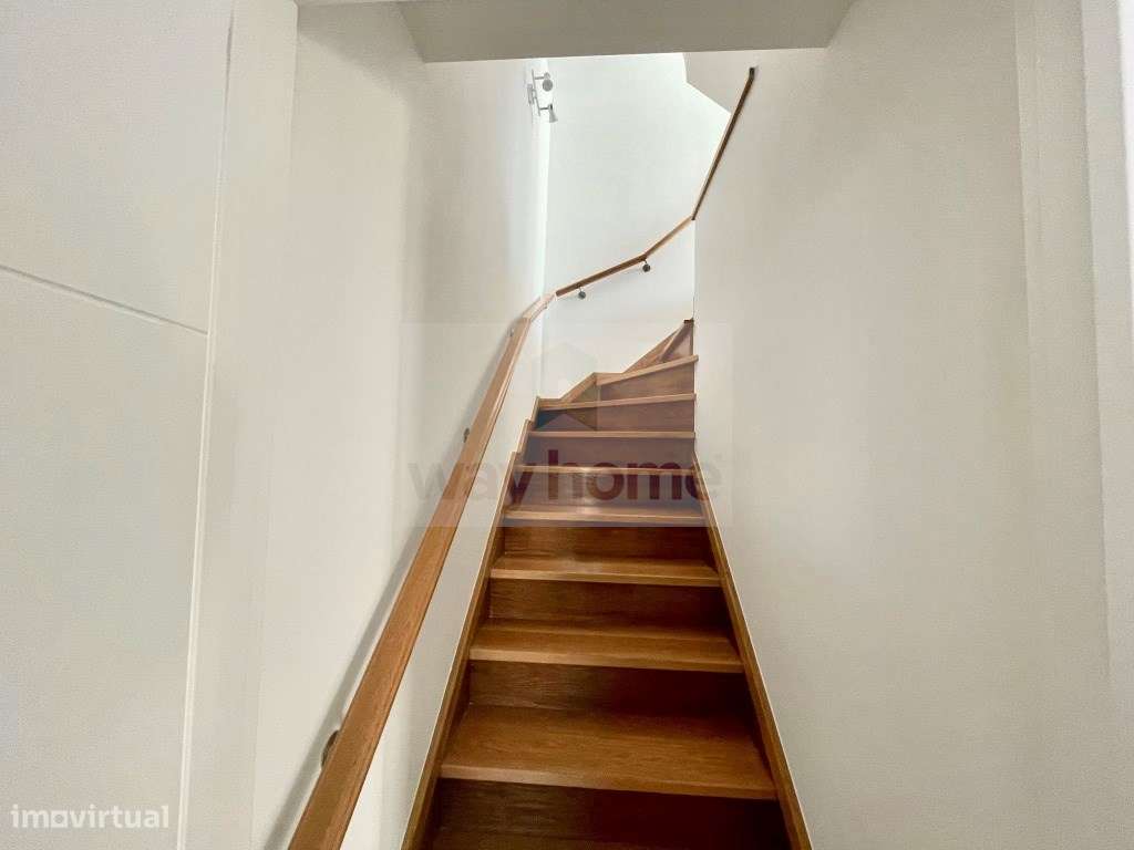 Moradia T4 | Remodelada | Vista de mar | Ericeira-24