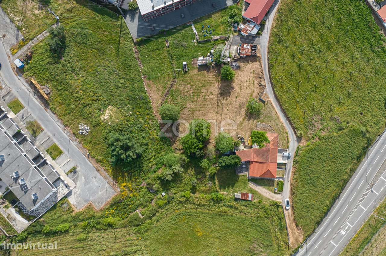 Moradia para restauro com terreno de 2370m2 - Grande imagem: 4/15
