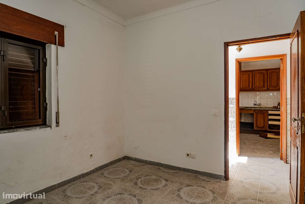 Moradia com Quintal e Garagem à Venda em Viana do Alentejo-52