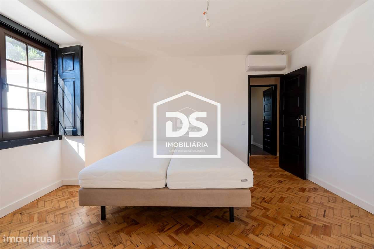 Moradia T4 + T1 com amplo terreno e espaços de lazer em Juncal, Porto-22