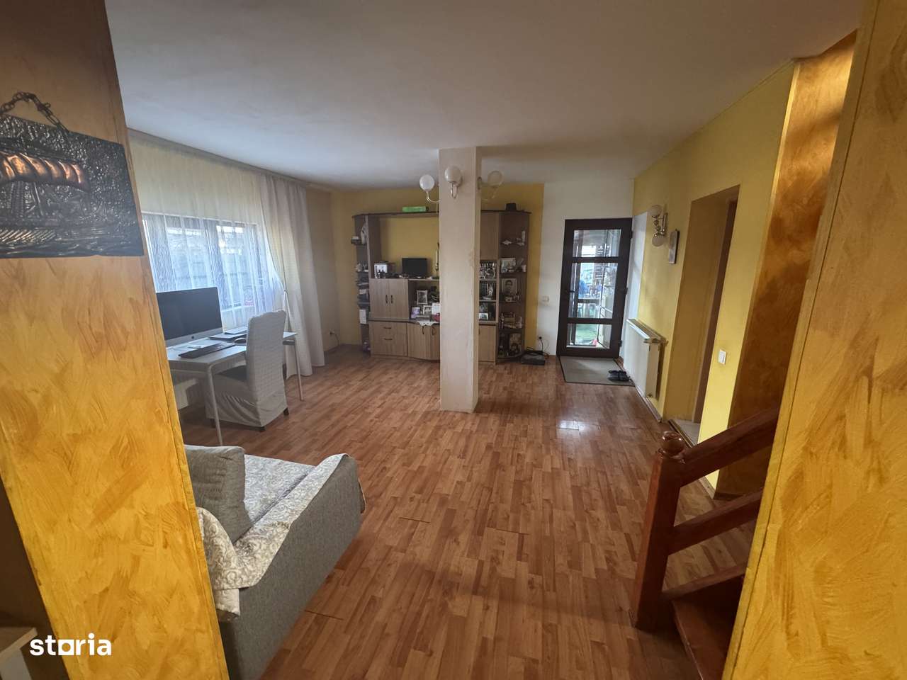 Casă spațioasă cu teren generos în Giulesti