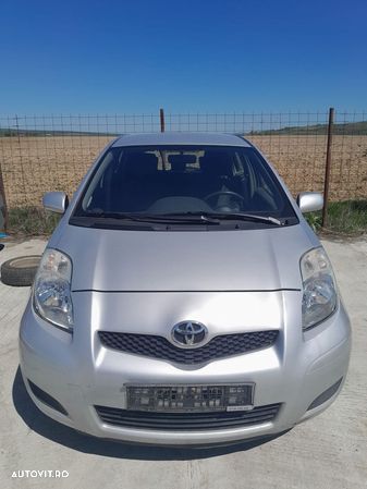 Bara Fata Toyota Yaris 2006 Hatchback Gri - 1