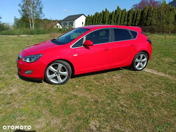 Opel Astra IV 1.6 T Cosmo - 23