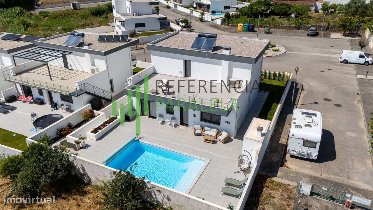 Moradia T4 de Quatro Frentes com Piscina | Vermelha, Cadaval – Dist...-6