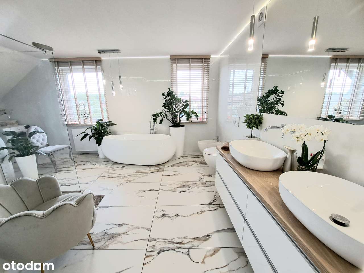 Sprzedam duży dom-idealny dla prowadzących działalność gospodarczą-6