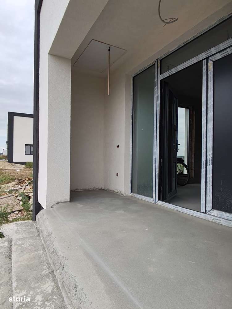 FARA COMISION Sabareni casa mare 3 camere 2 bai beci PARTER placa 500m-9