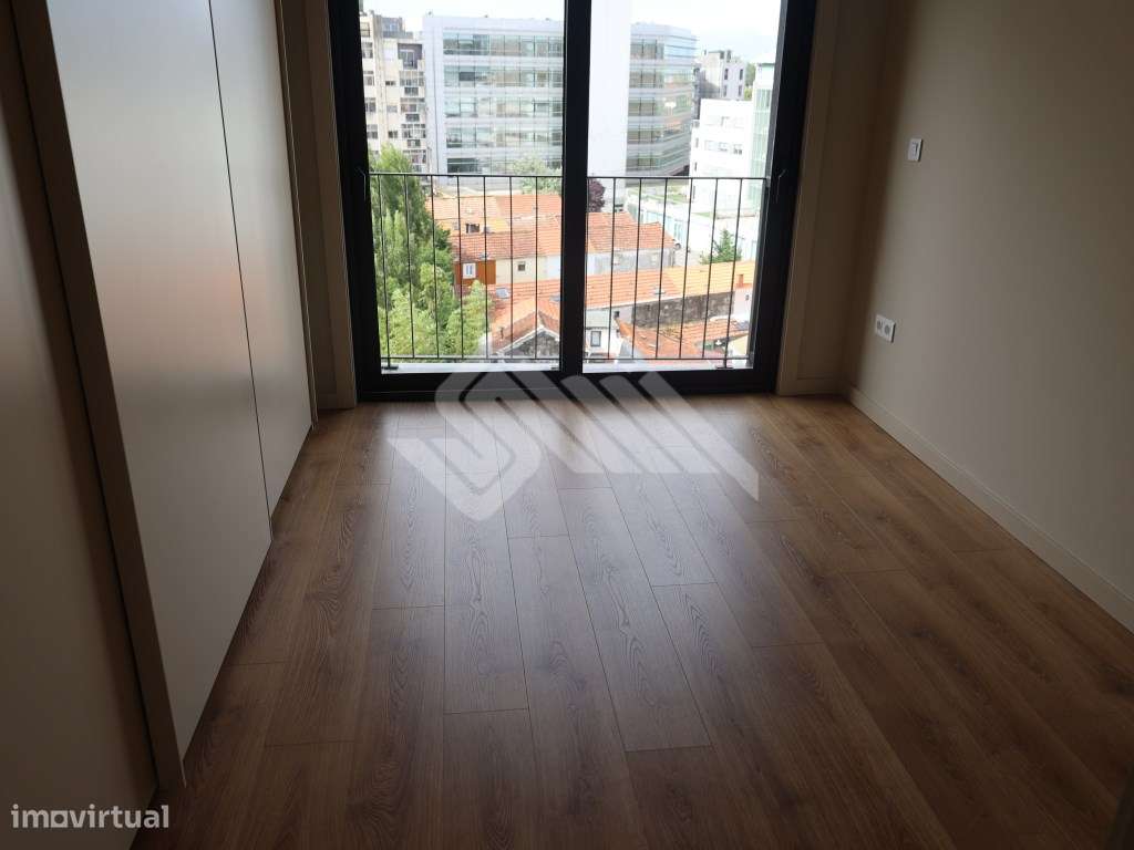 Apartamento T1 com Vista Panorâmica - Rotunda da Boavista / Casa da...-11