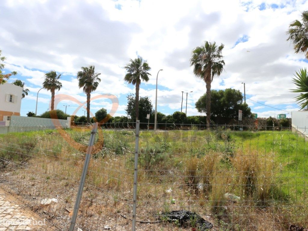 Lote de Terreno com viabilidade para construção de 1 Mora...