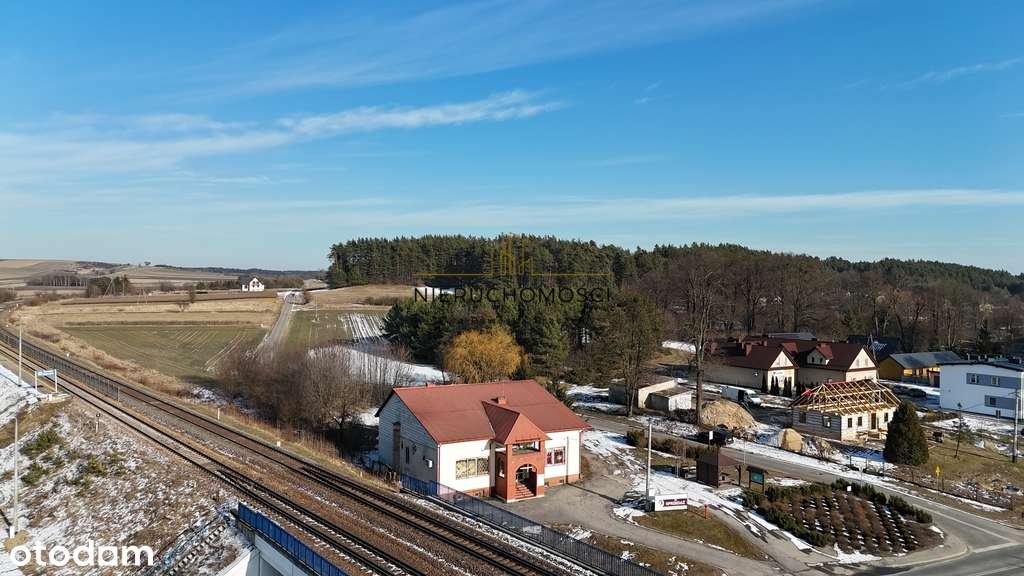 Budynek handlowo-usługowy w centrum miejscowości. - Pełny obrazek: 4/14