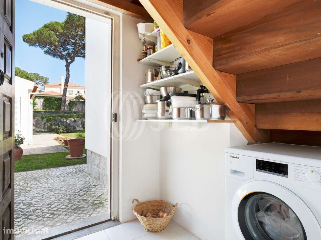 Moradia T4 com jardim no Banzão em Colares-20